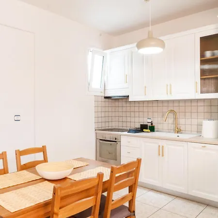 Apartament Dimeli 3 *